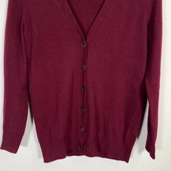 J.CREW  | V-NECK CARDIGAN IN MAROON - Picture 3 of 13